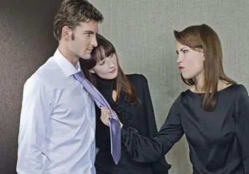 武汉出轨取证：离婚同居财产如何分割